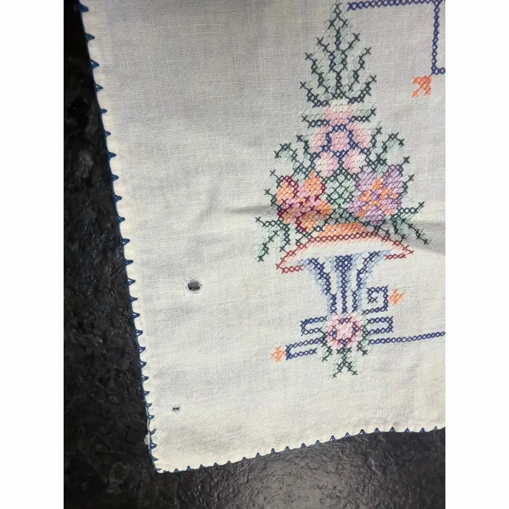 Vtg Embroidered Floral Linen Runner Handmade XStitch Geo Floral Fancy Border